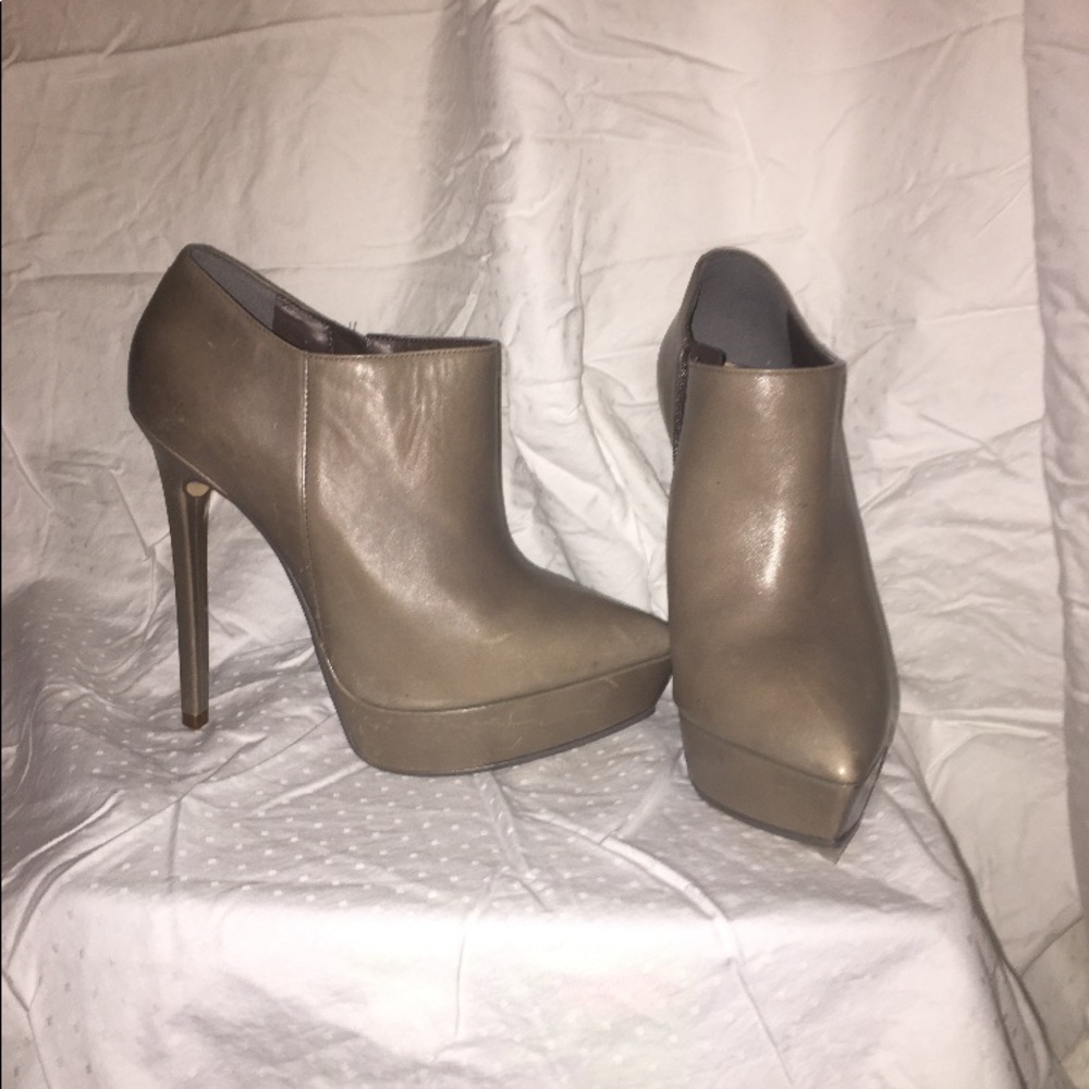 Andrea Leather Pumps